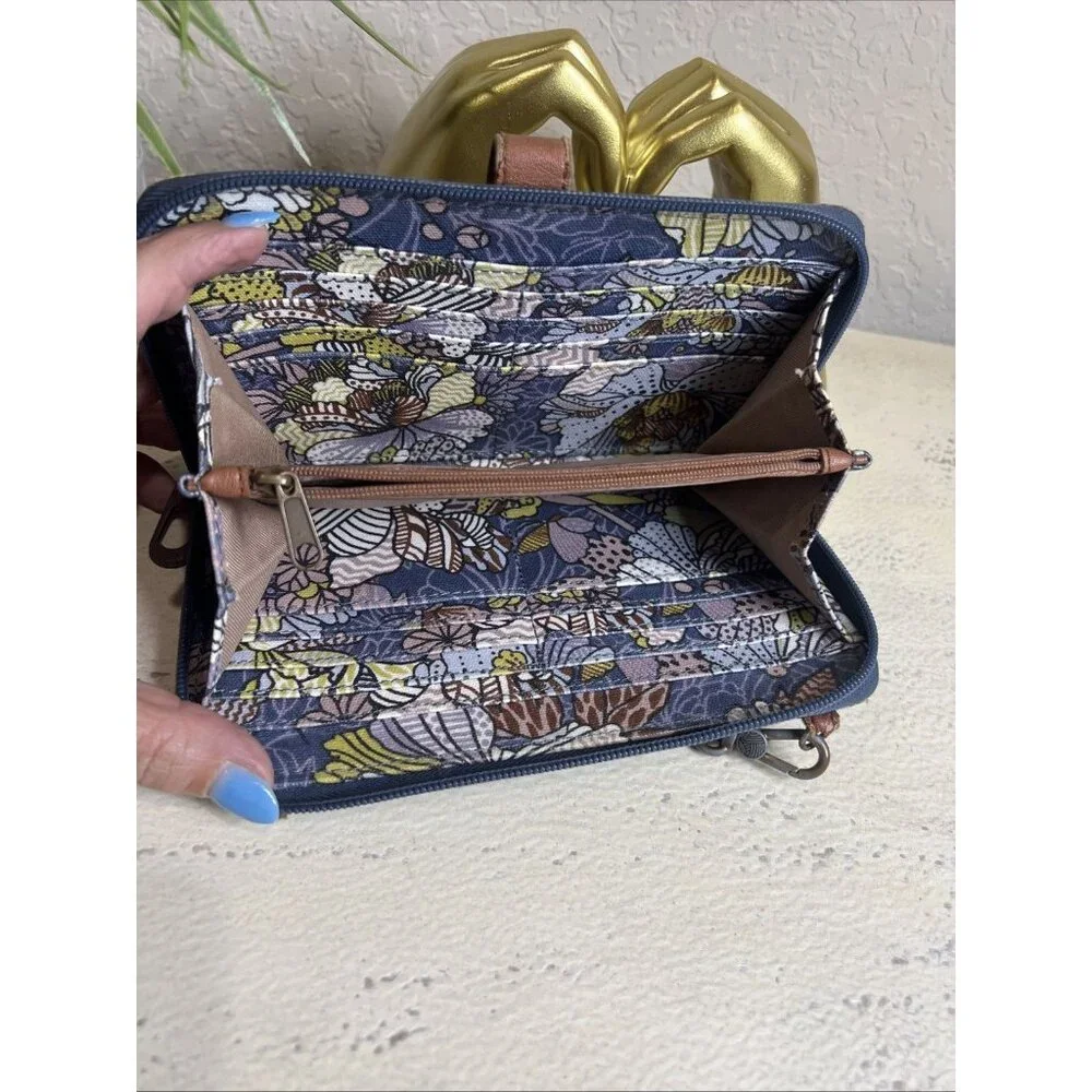 Sakroots Large Smartphone Wristlet Shadow Flower Power Wallet